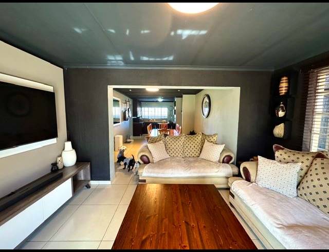 3 BEDROOM HOUSE FOR SALE IN SUNWARD PARK